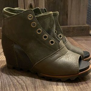 SOREL Joanie Mesh Open Toe Wedge Bootie - Sz 8.5